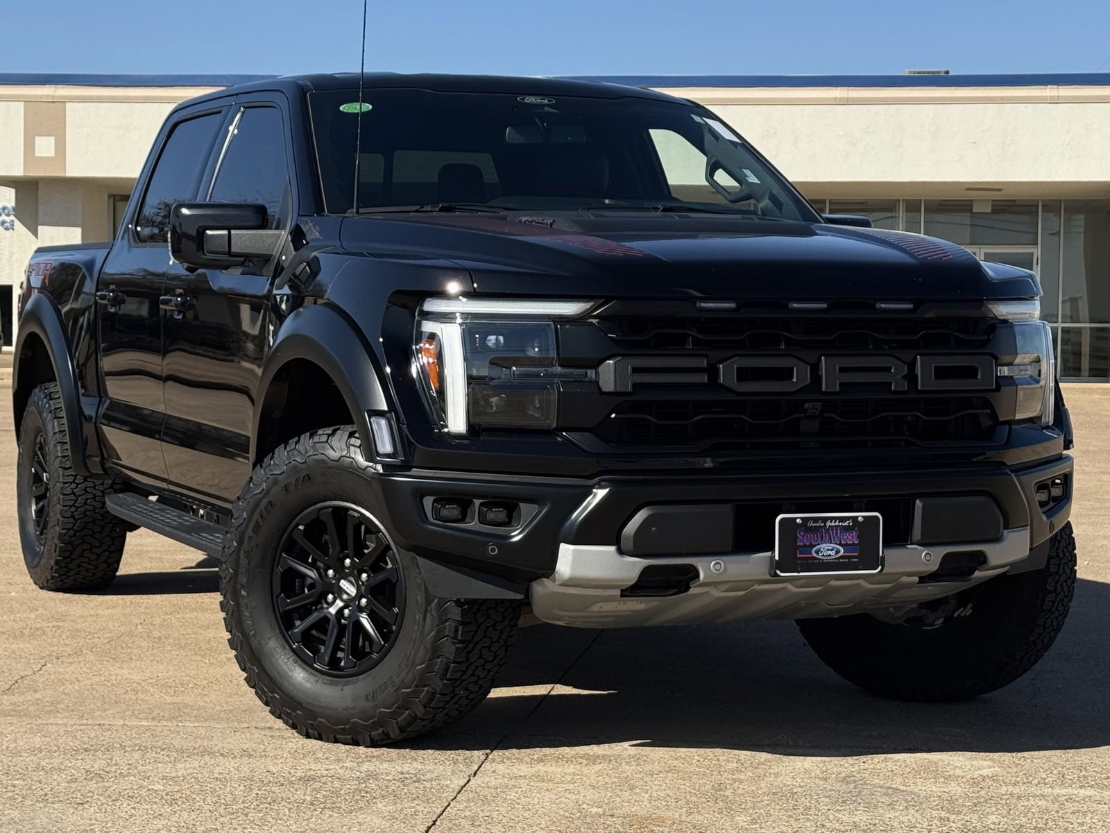 Used 2025 Ford F150 Raptor image 2