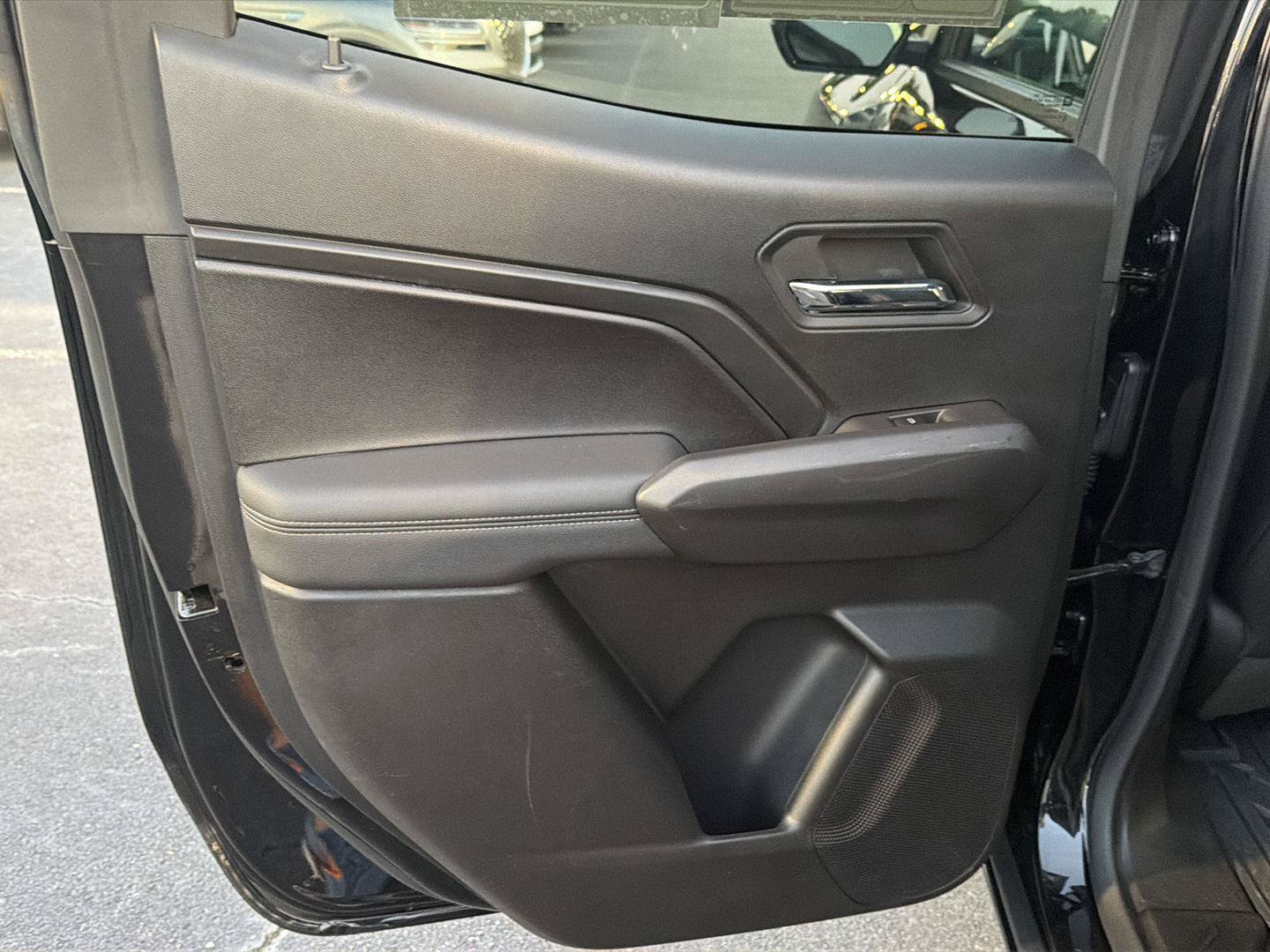 Used 2023 Chevrolet Colorado LT w/ LT Convenience Package III AWD/4WD image 17
