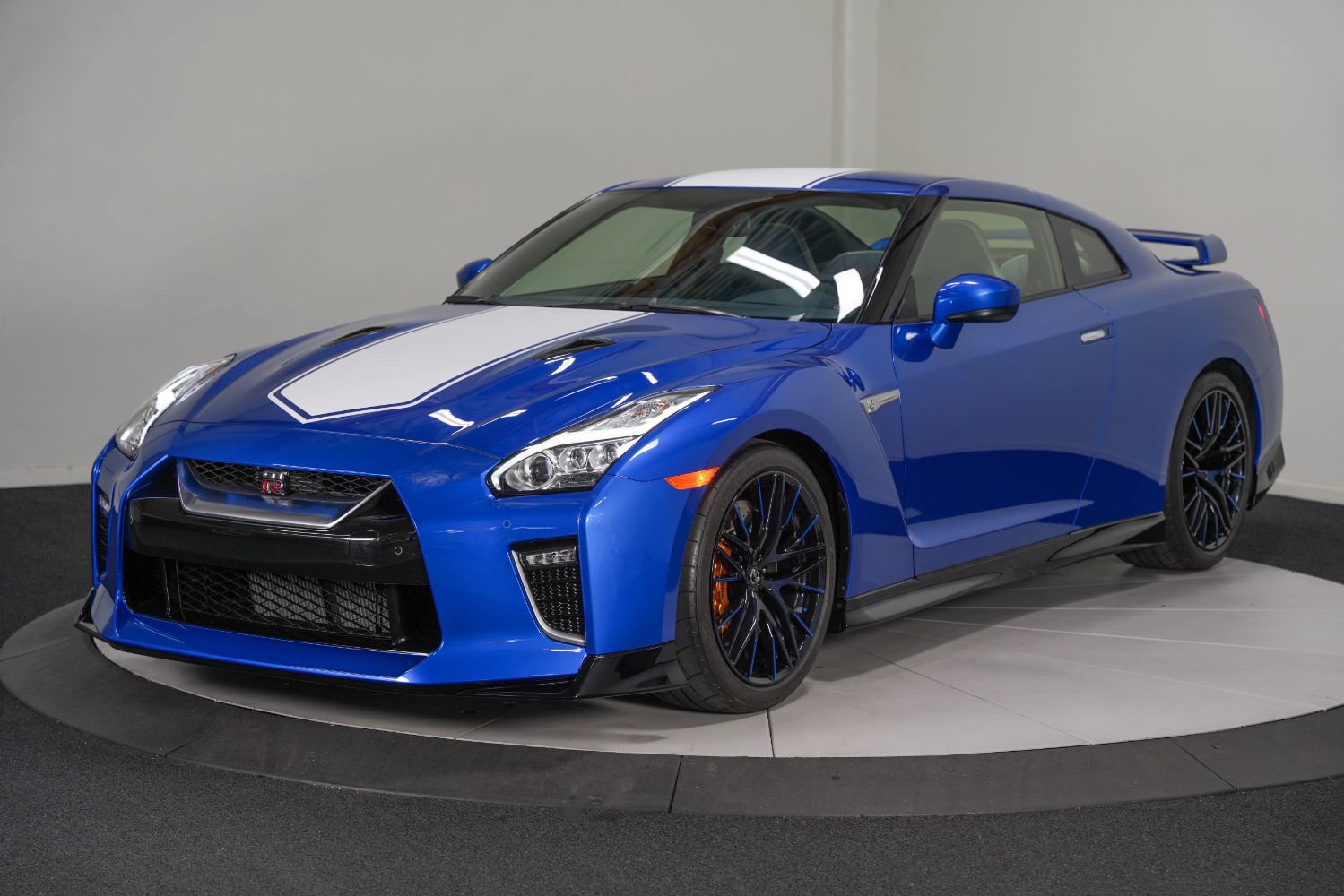 Used 2020 Nissan GT-R Premium AWD/4WD image 6