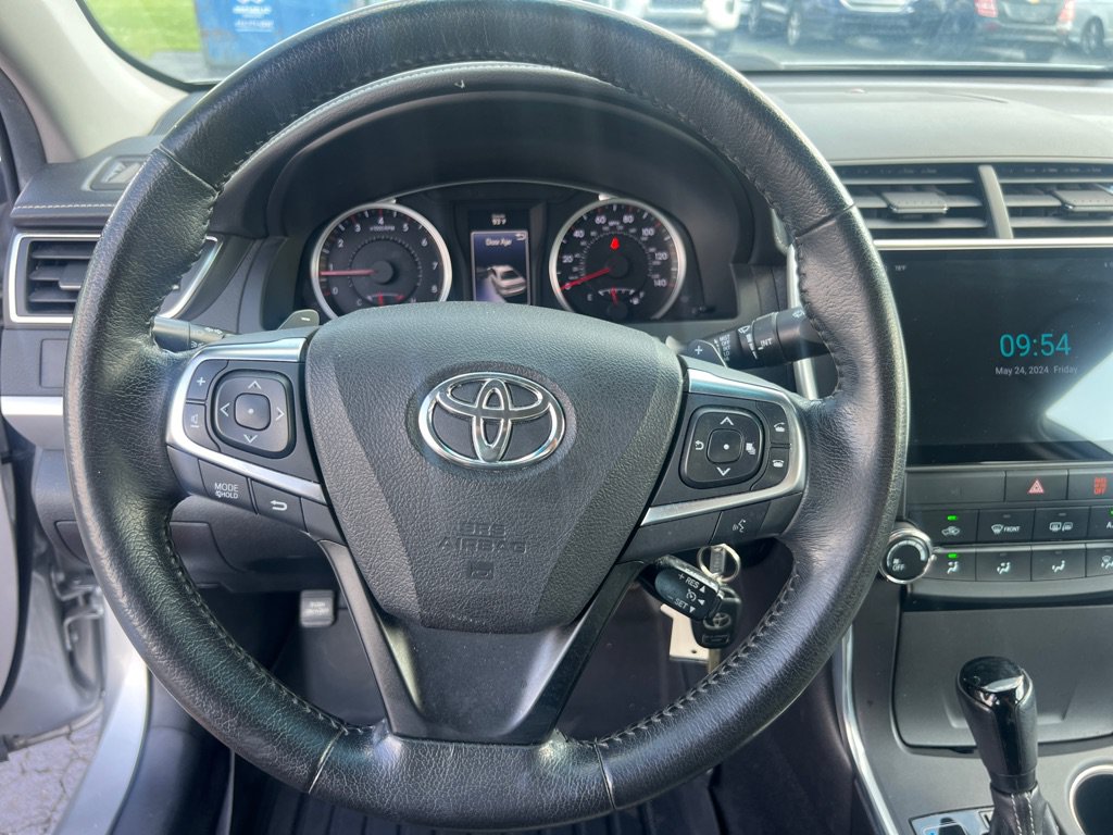 Used 2015 Toyota Camry SE FWD image 28