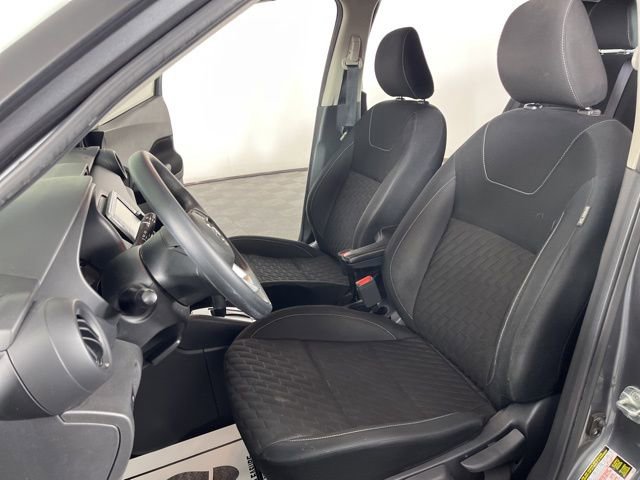 Used 2021 Nissan Kicks S image 19