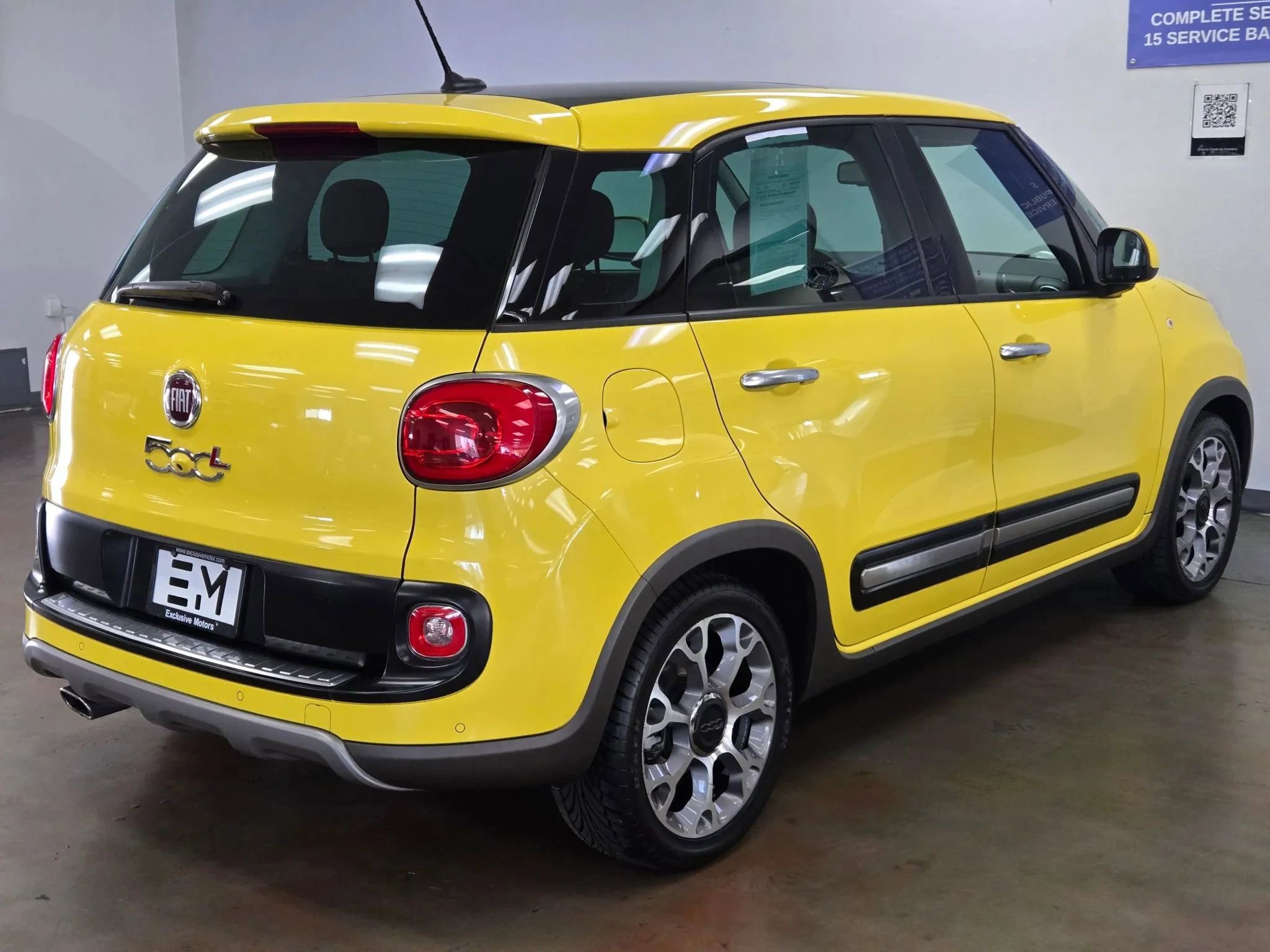 Used 2014 FIAT 500L Trekking w/ Popular Equipment Group image 10