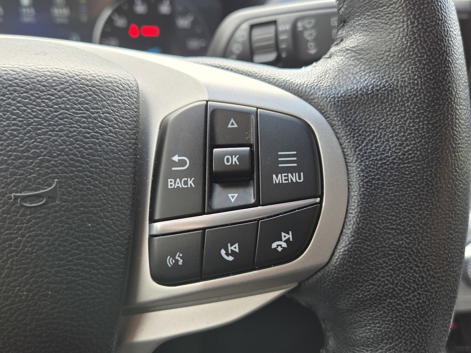 Used 2022 Ford Explorer XLT w/ Equipment Group 202A image 25