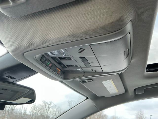 Used 2023 GMC Acadia SLE w/ Driver Convenience Package image 30