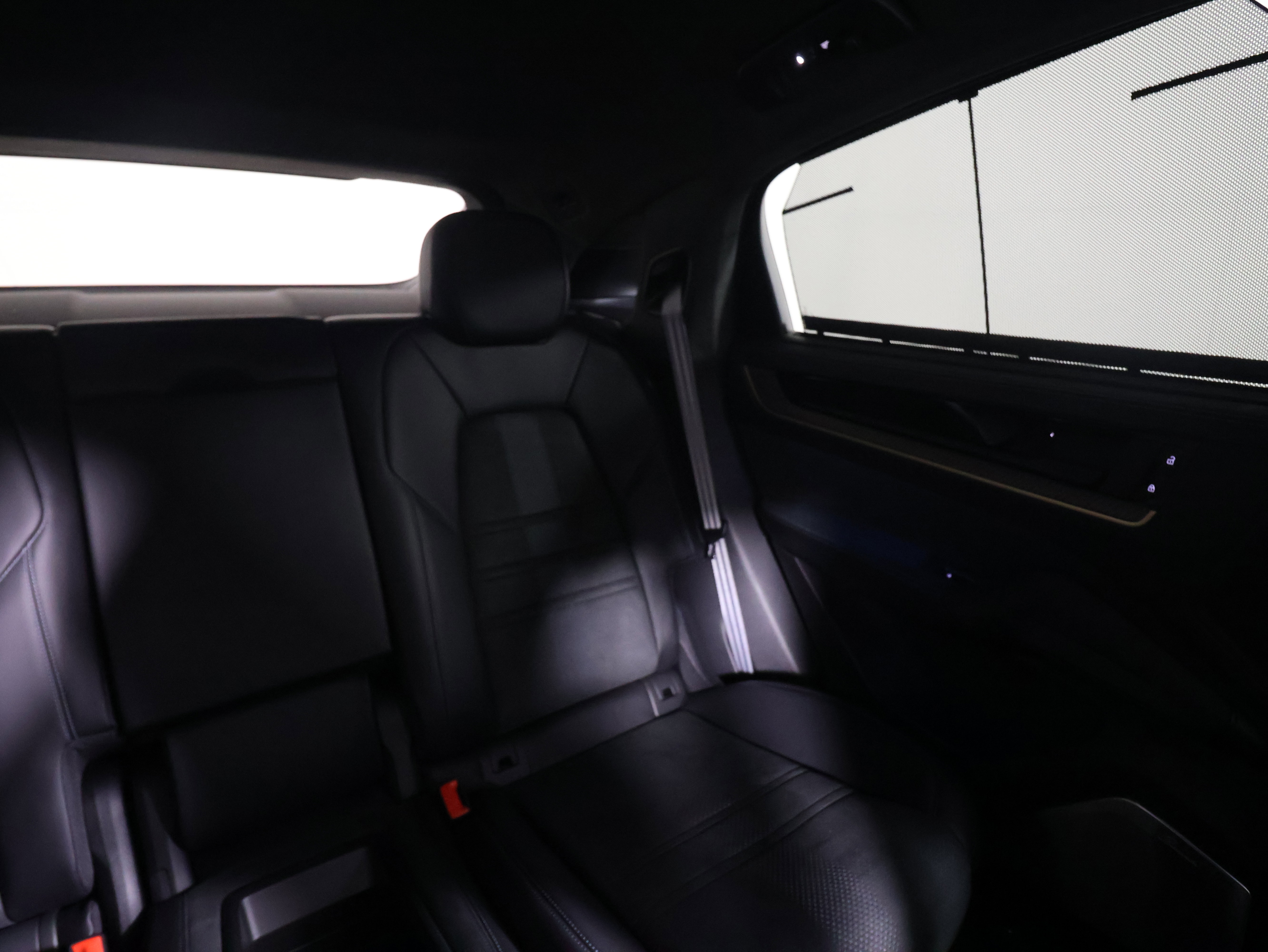 New 2025 Porsche Cayenne Turbo GT image 17
