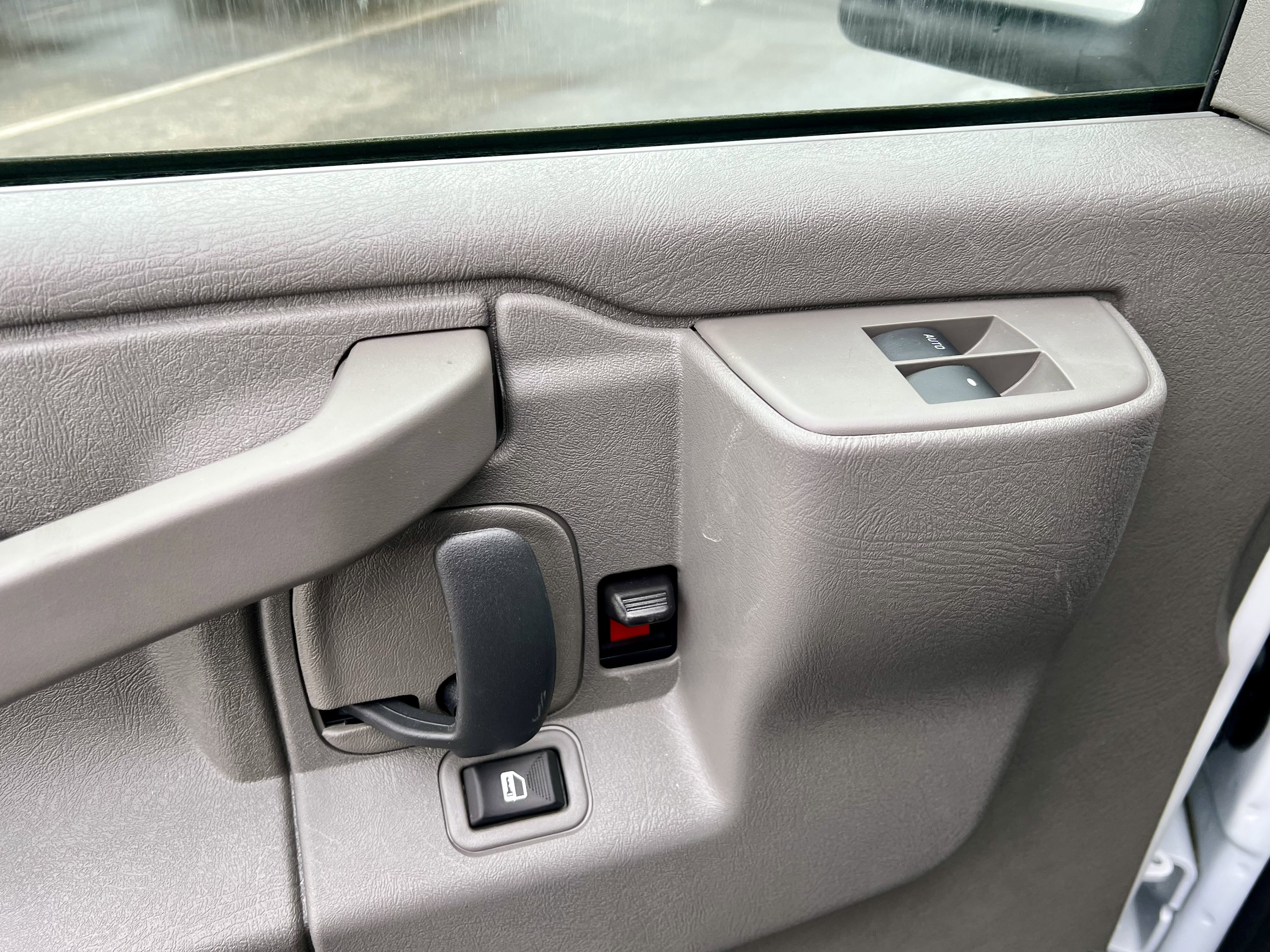 New 2025 GMC Savana 3500 w/ Power Convenience Package RWD image 10
