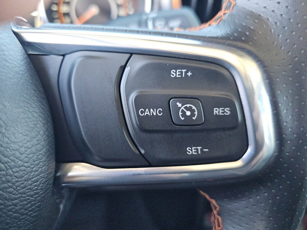 Used 2023 Jeep Gladiator Mojave w/ Cold Weather Group image 15