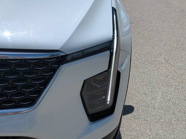 Used 2024 Cadillac XT4 Premium Luxury w/ Active Safety Package FWD image 9