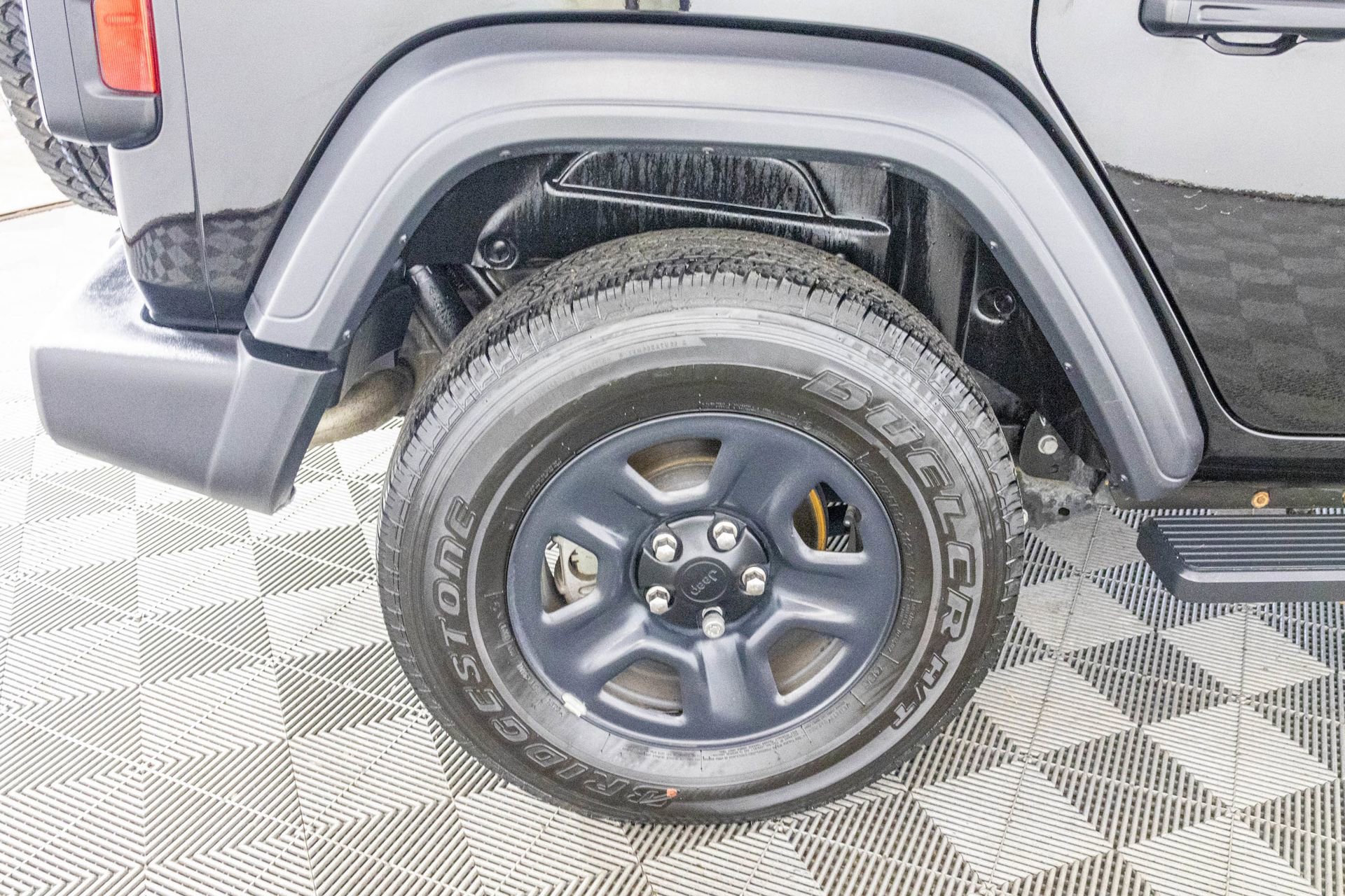 Used 2018 Jeep Wrangler Unlimited Sport image 43