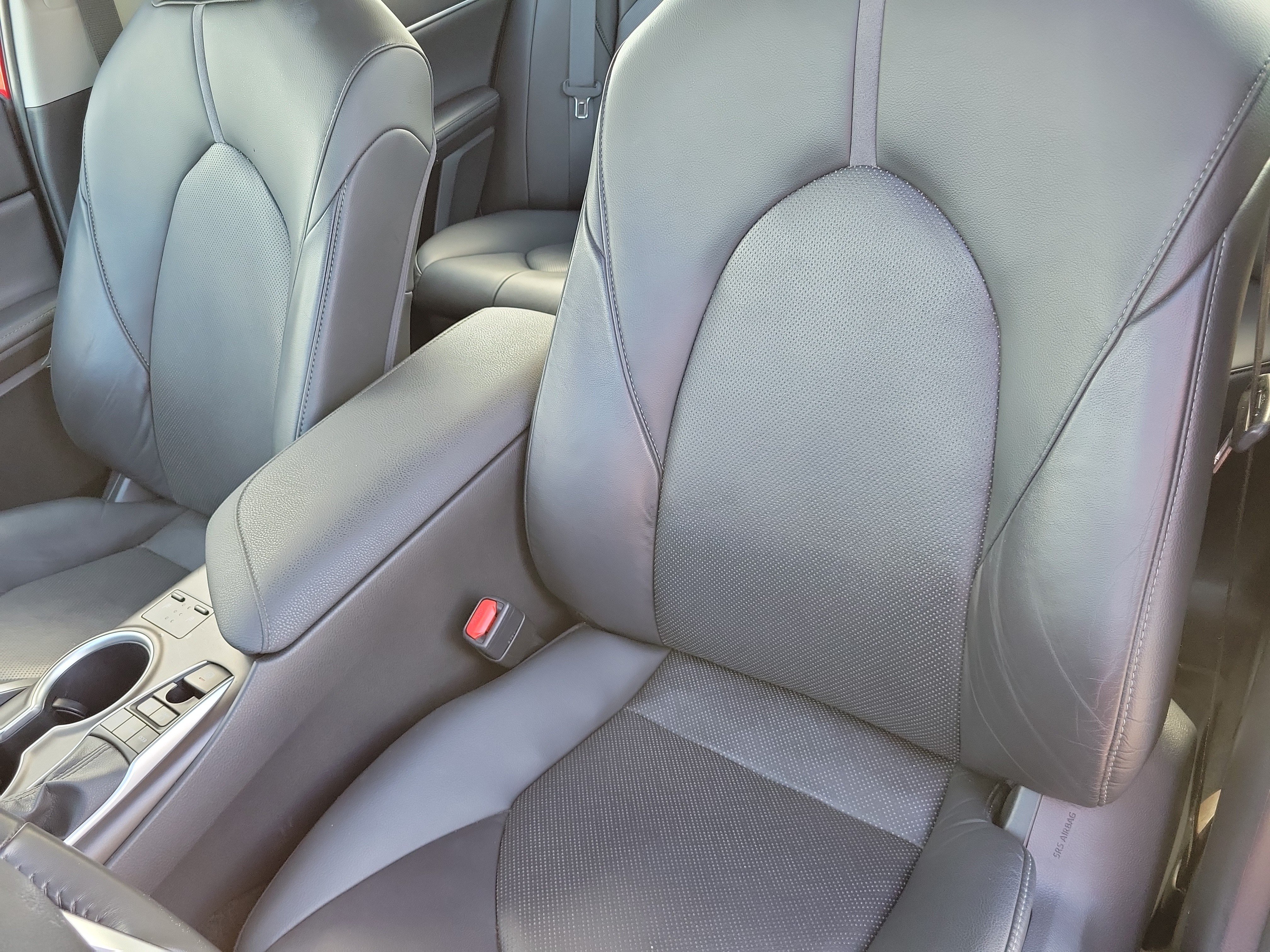 Used 2023 Toyota Camry XLE FWD image 11