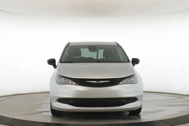 Used 2024 Chrysler Voyager LX image 12