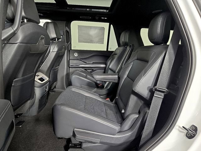 New 2025 Lincoln Navigator Reserve w/ Jet Appearance Package image 9