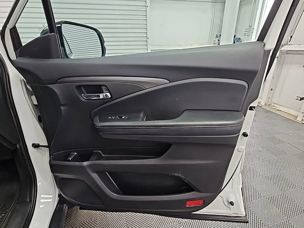 Used 2019 Honda Ridgeline Sport image 38