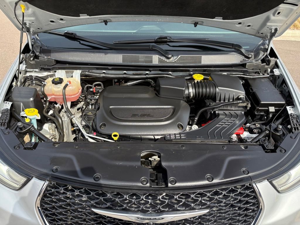 Certified 2023 Chrysler Pacifica Touring-L FWD image 10