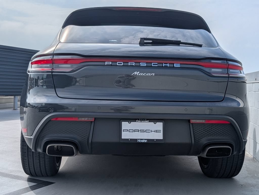 Certified 2024 Porsche Macan AWD/4WD image 11