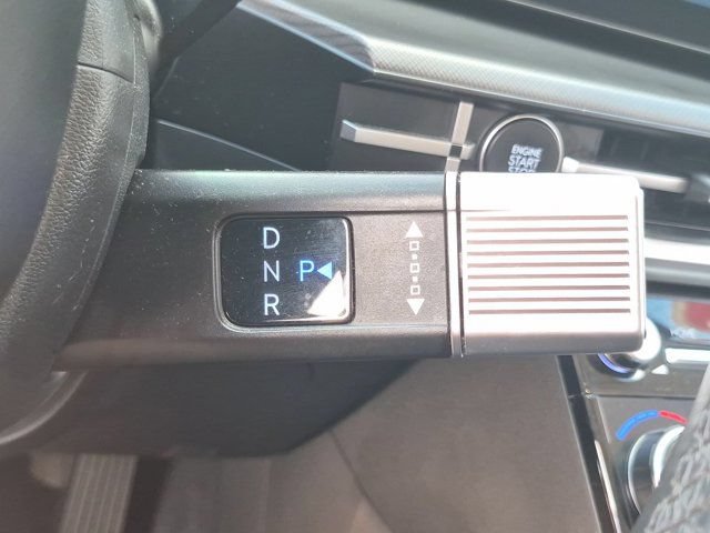 Used 2025 Hyundai Santa Fe SEL FWD image 18