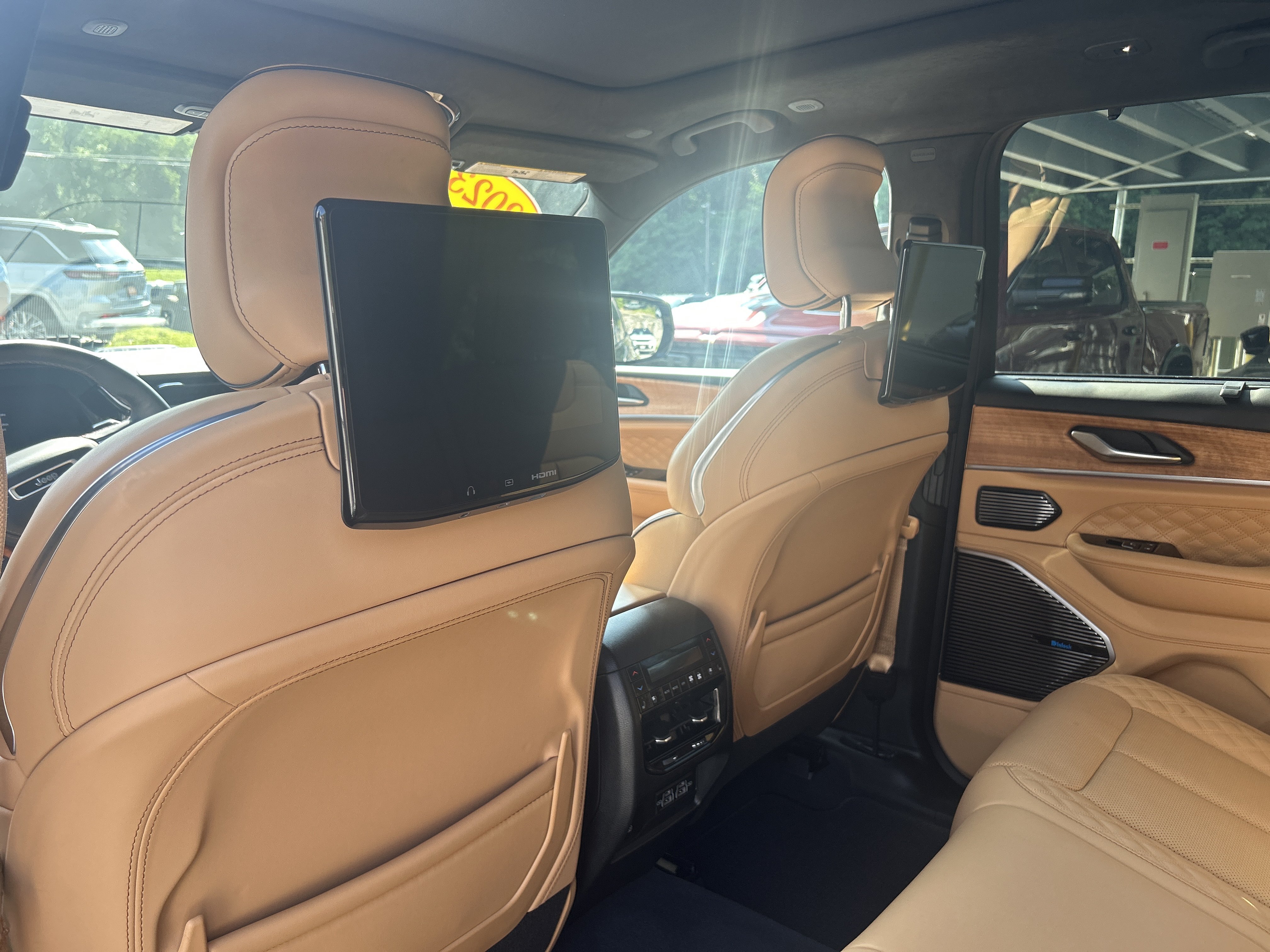 Certified 2023 Jeep Grand Cherokee Summit AWD/4WD image 12