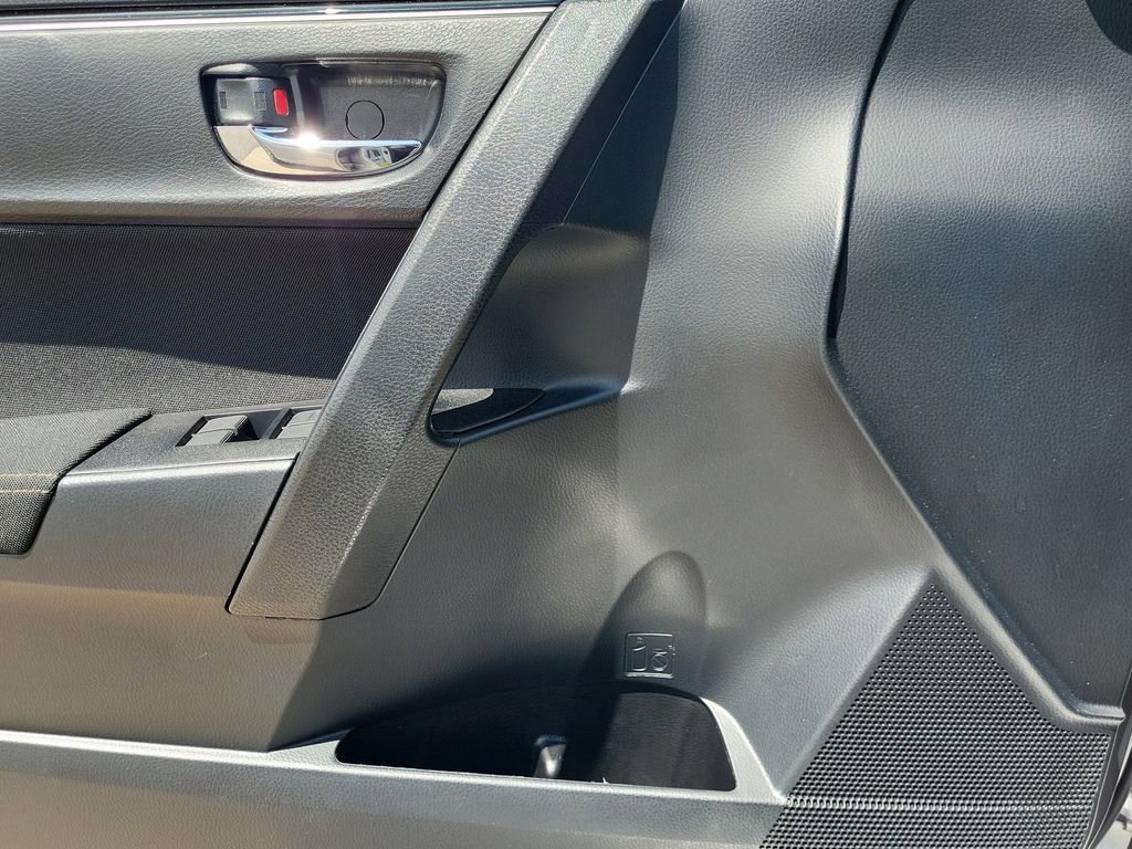 Used 2019 Toyota Corolla LE FWD image 10