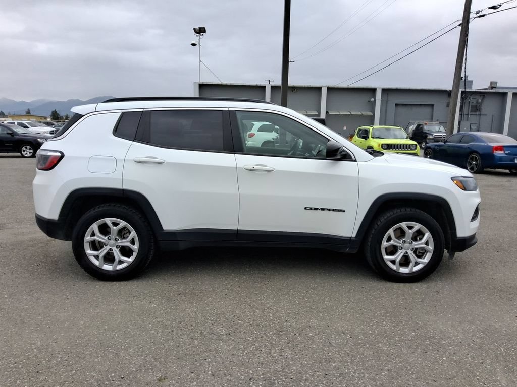 Used 2024 Jeep Compass Latitude AWD/4WD image 9