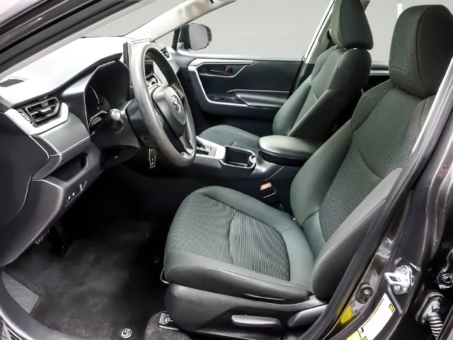 Used 2024 Toyota RAV4 LE AWD/4WD image 8