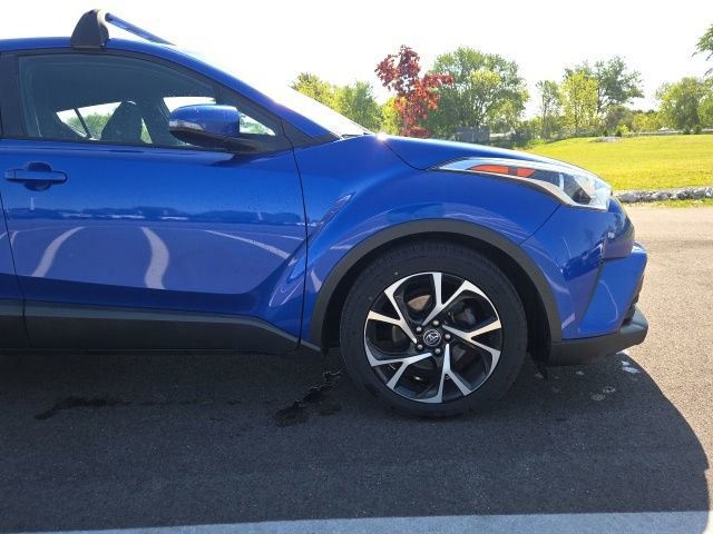 Used 2018 Toyota C-HR XLE FWD image 4