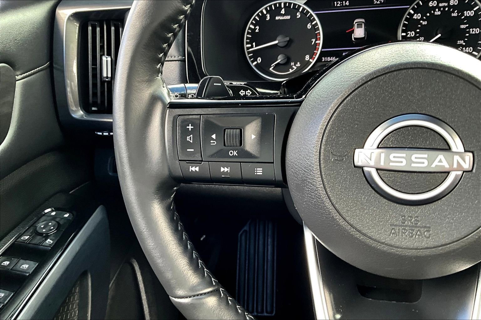 Used 2023 Nissan Pathfinder SL image 11