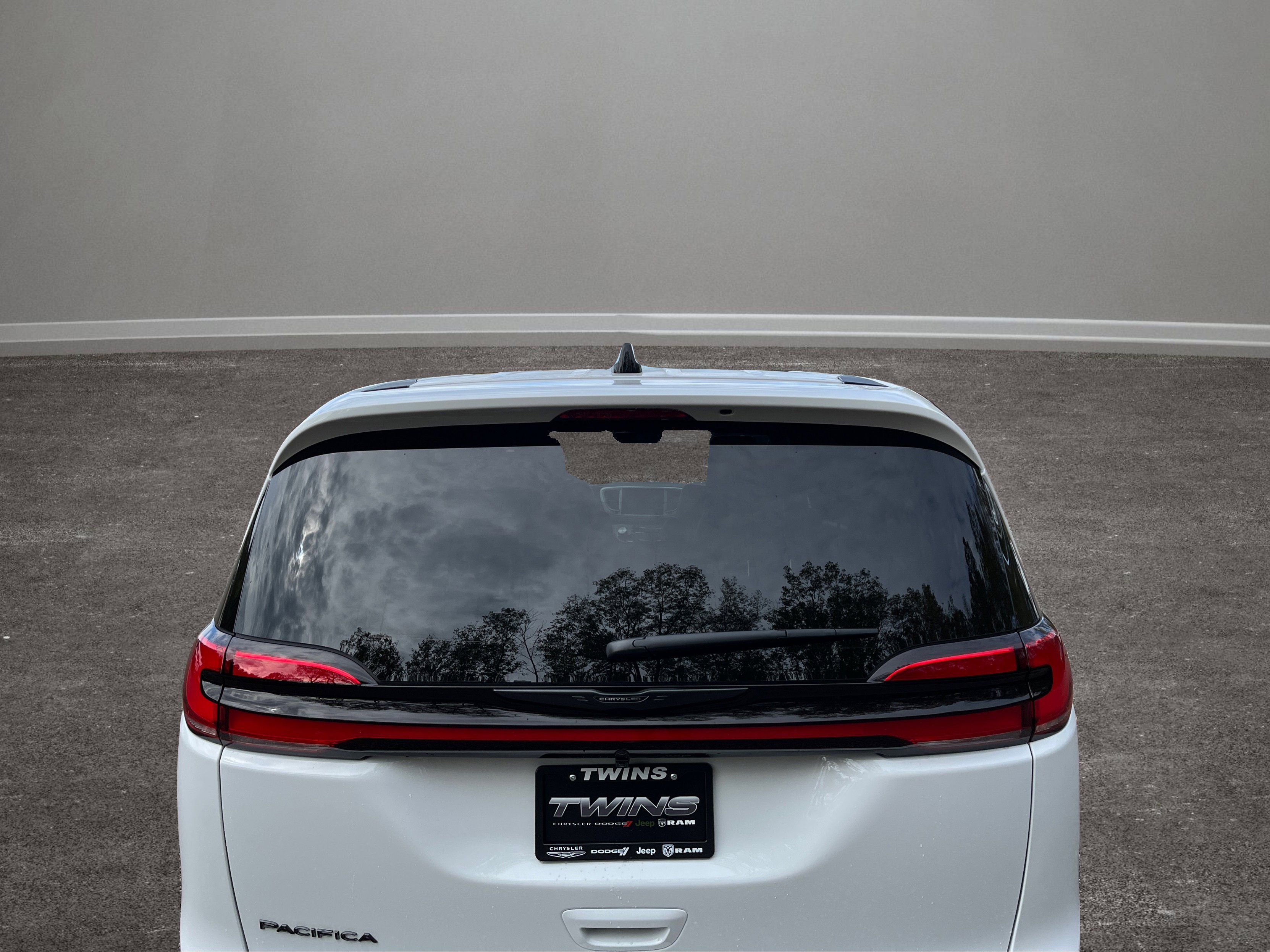 New 2026 Chrysler Pacifica Select image 30