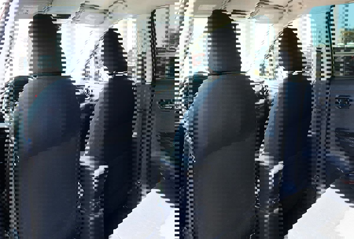 Used 2020 Nissan Versa SR w/ Electronics Package image 31