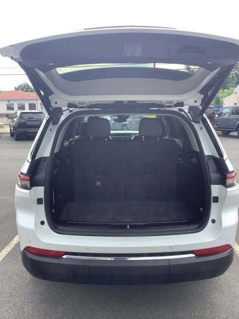Used 2021 Jeep Grand Cherokee L Limited AWD/4WD image 6