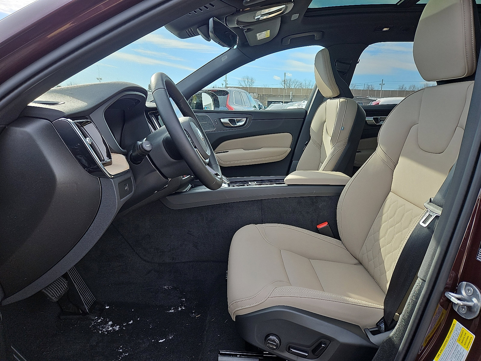 New 2026 Volvo XC60 B5 Plus w/ Protection Package Premier image 11