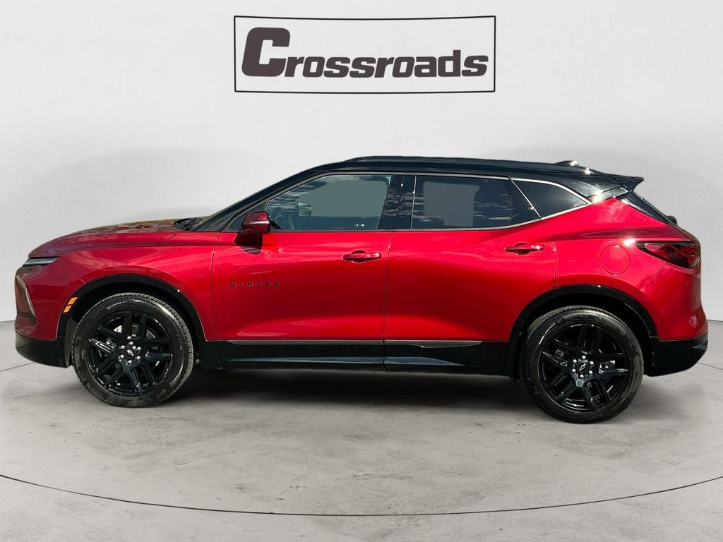 Used 2023 Chevrolet Blazer RS w/ Driver Confidence II Package FWD image 2