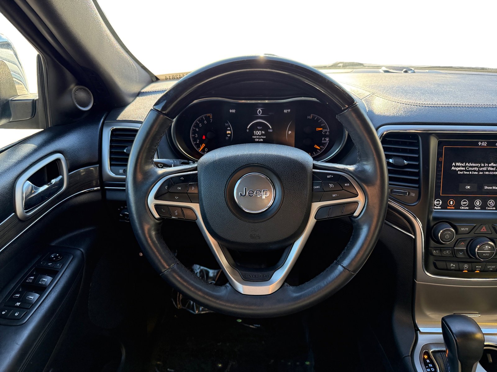 Used 2018 Jeep Grand Cherokee Overland RWD image 12