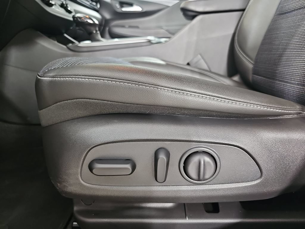 Used 2024 Buick Envista Preferred w/ Convenience I Package FWD image 35