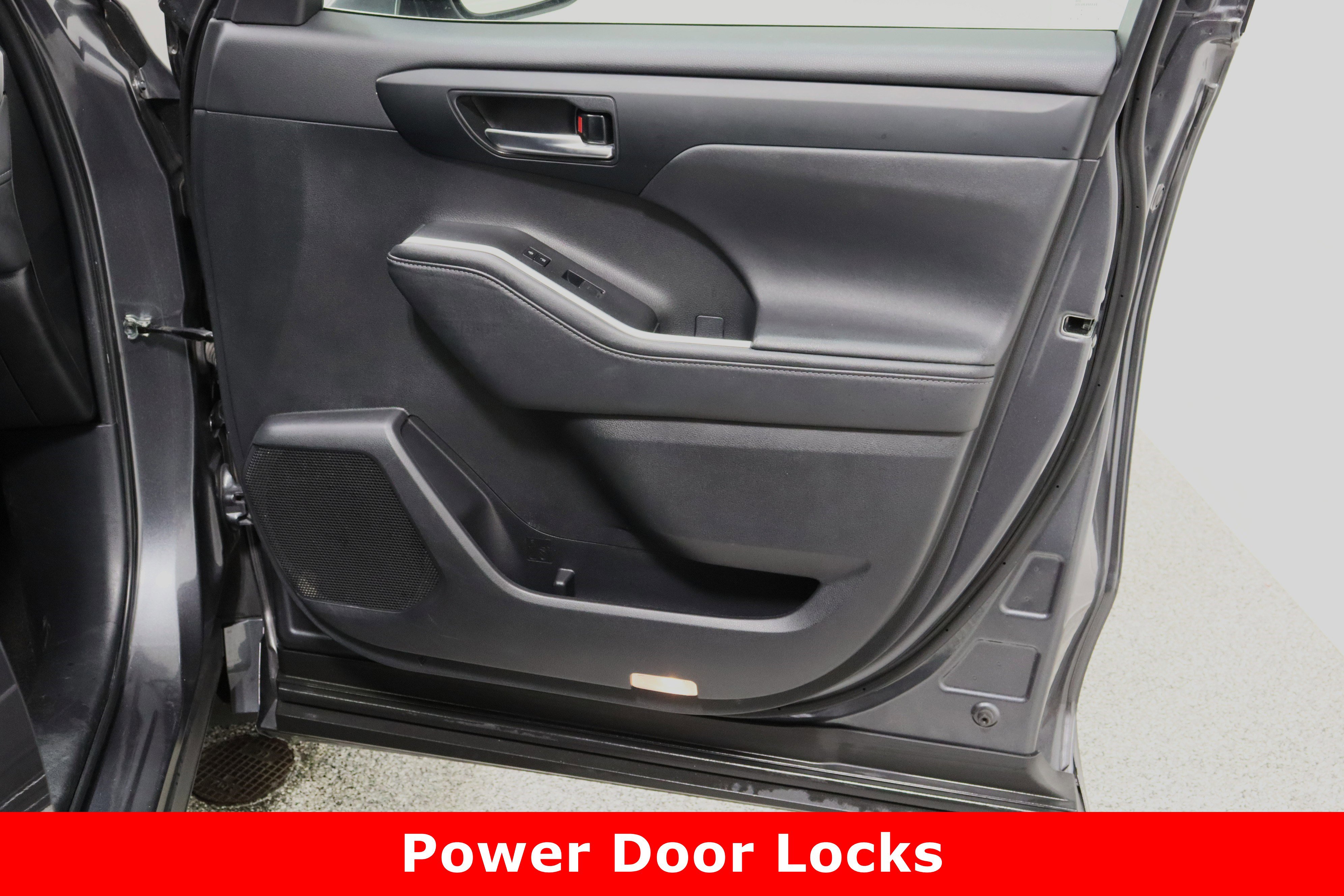 Used 2024 Toyota Highlander XLE image 38