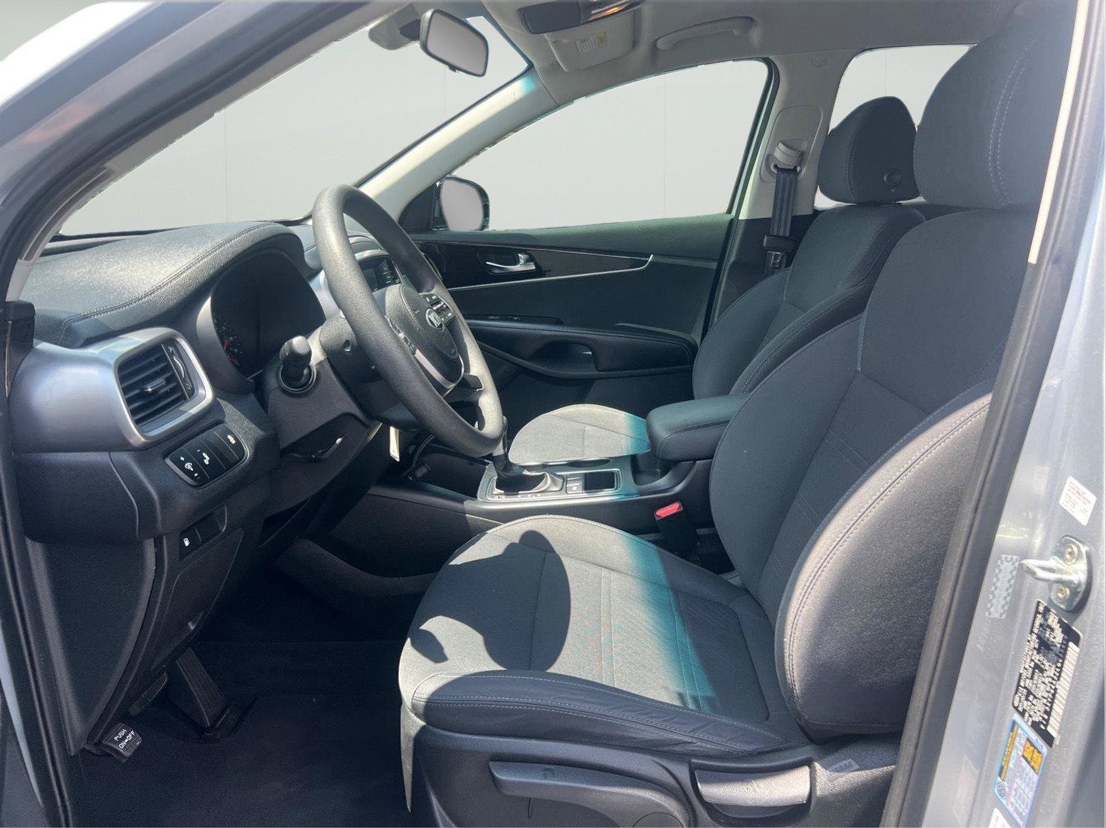 Used 2020 Kia Sorento LX FWD image 10
