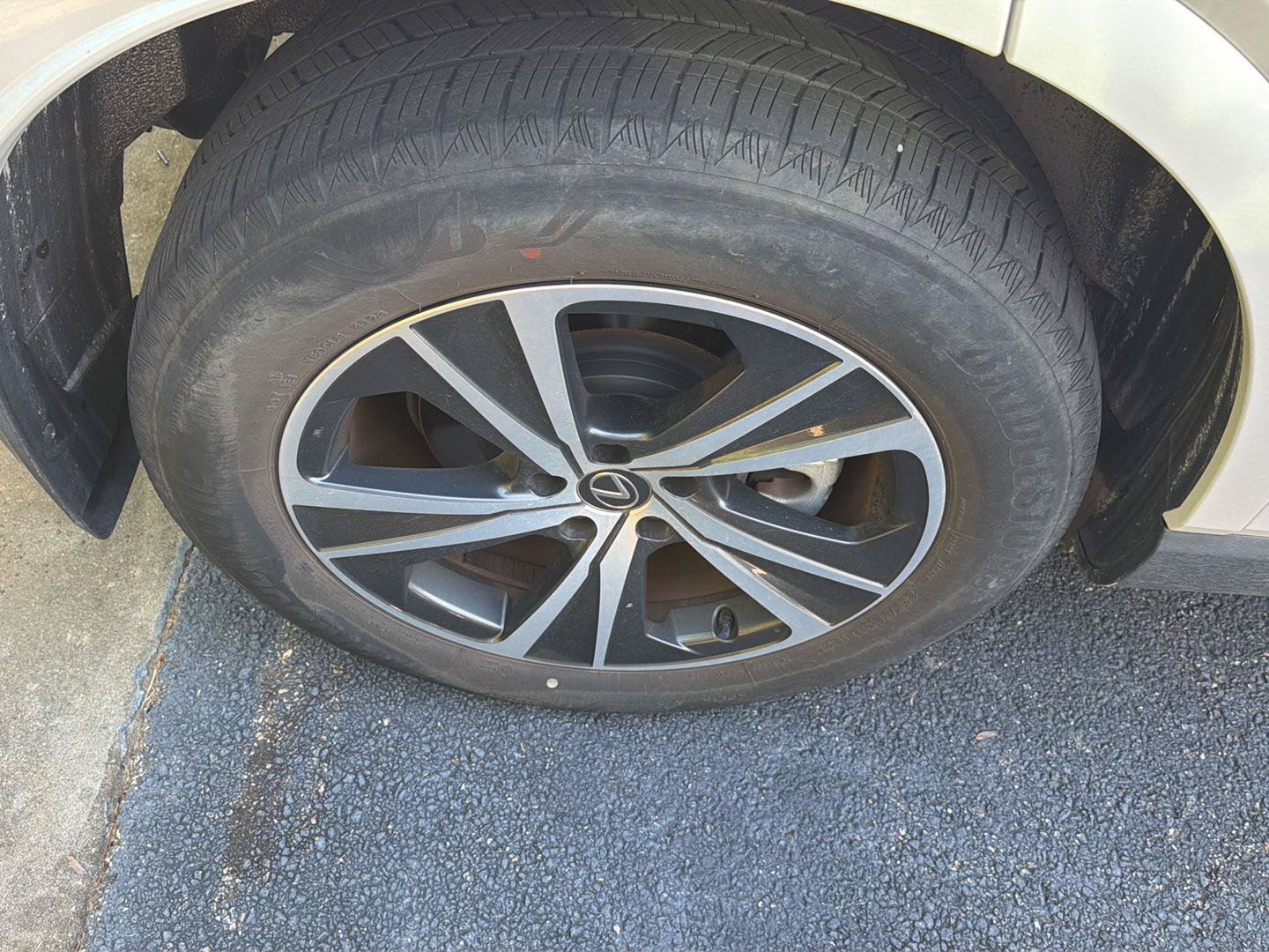 Used 2024 Lexus RX 350 Premium w/ Cold Area Package FWD image 7