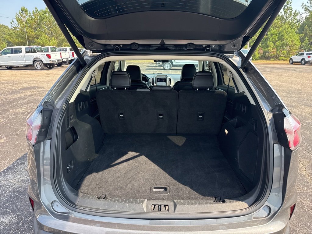 Used 2024 Ford Edge Titanium image 10