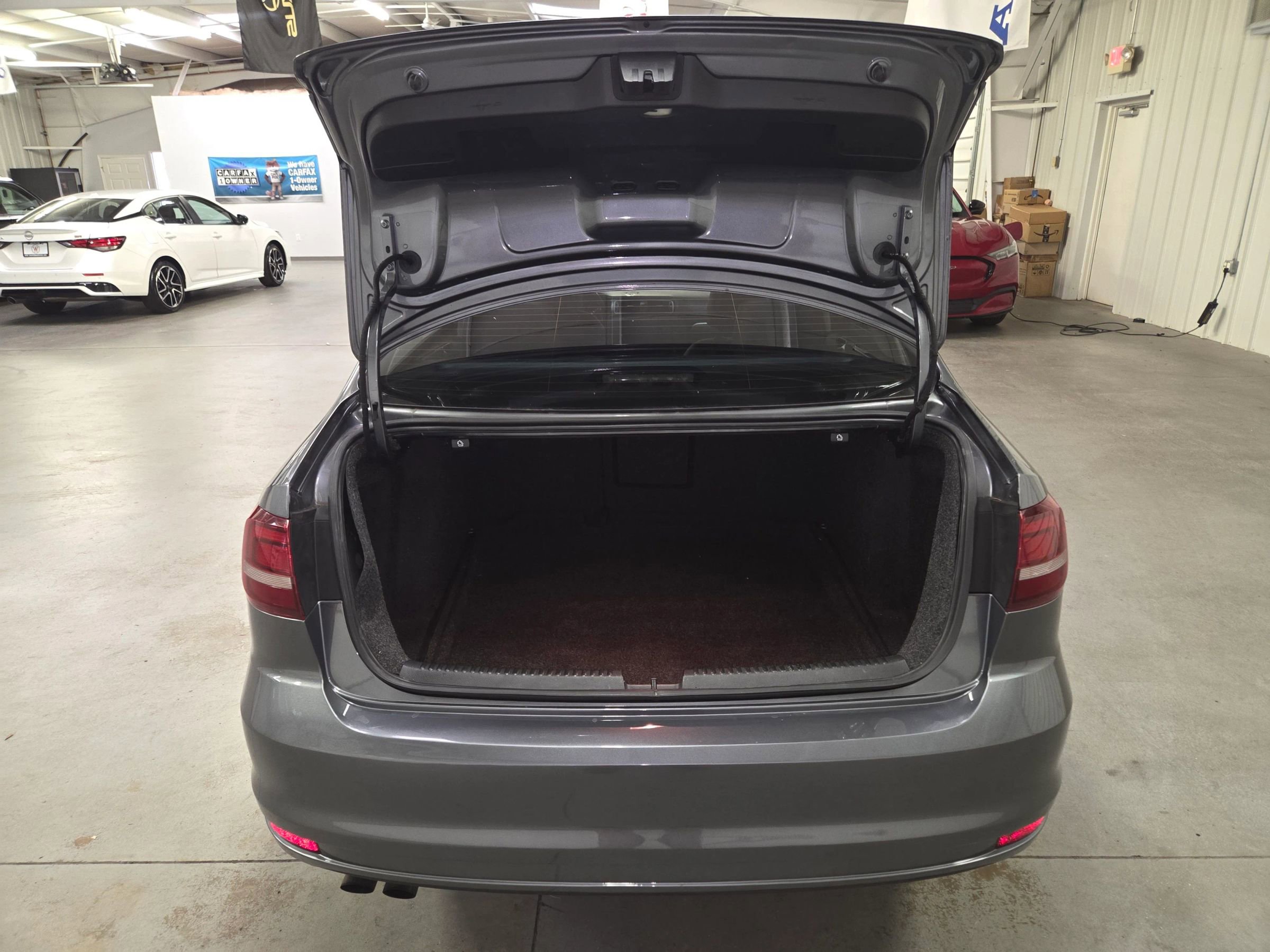 Used 2017 Volkswagen Jetta SE FWD image 36
