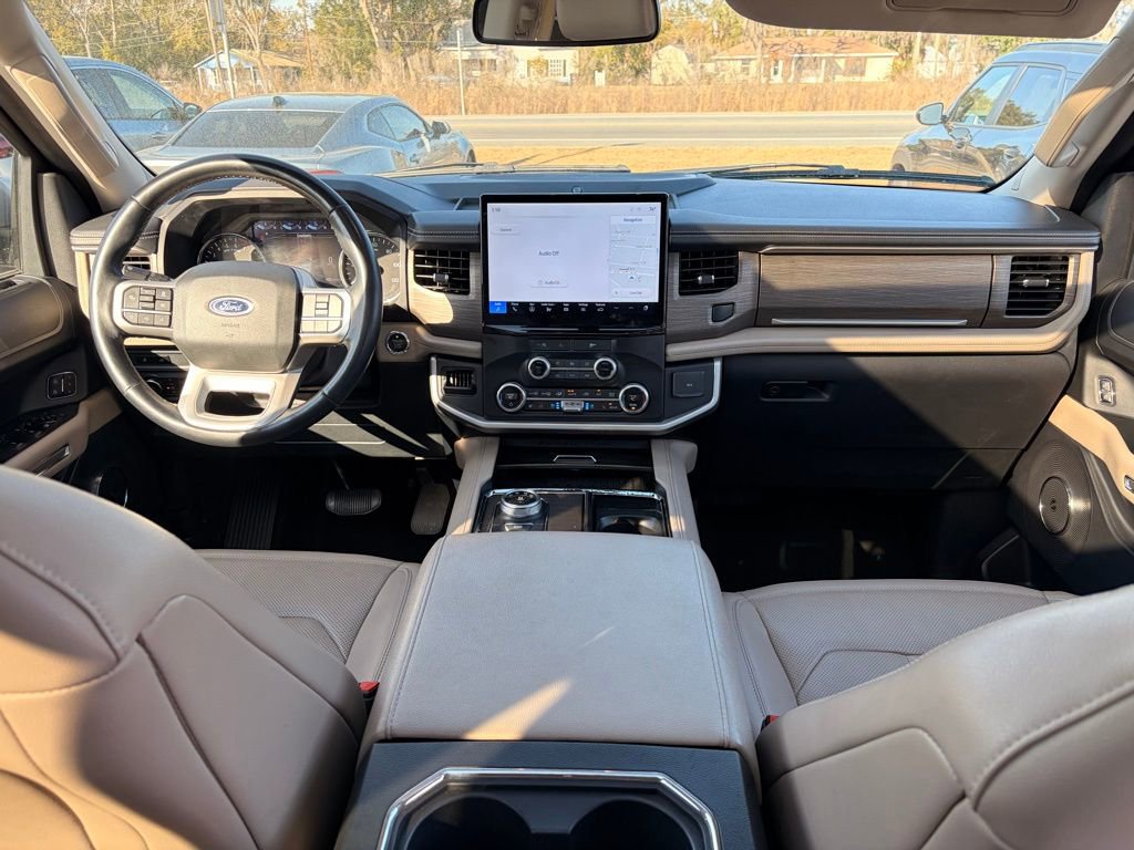 Used 2024 Ford Expedition Limited image 17