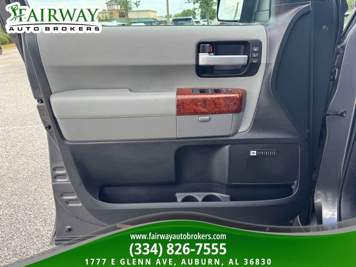 Used 2021 Toyota Sequoia Platinum AWD/4WD image 32