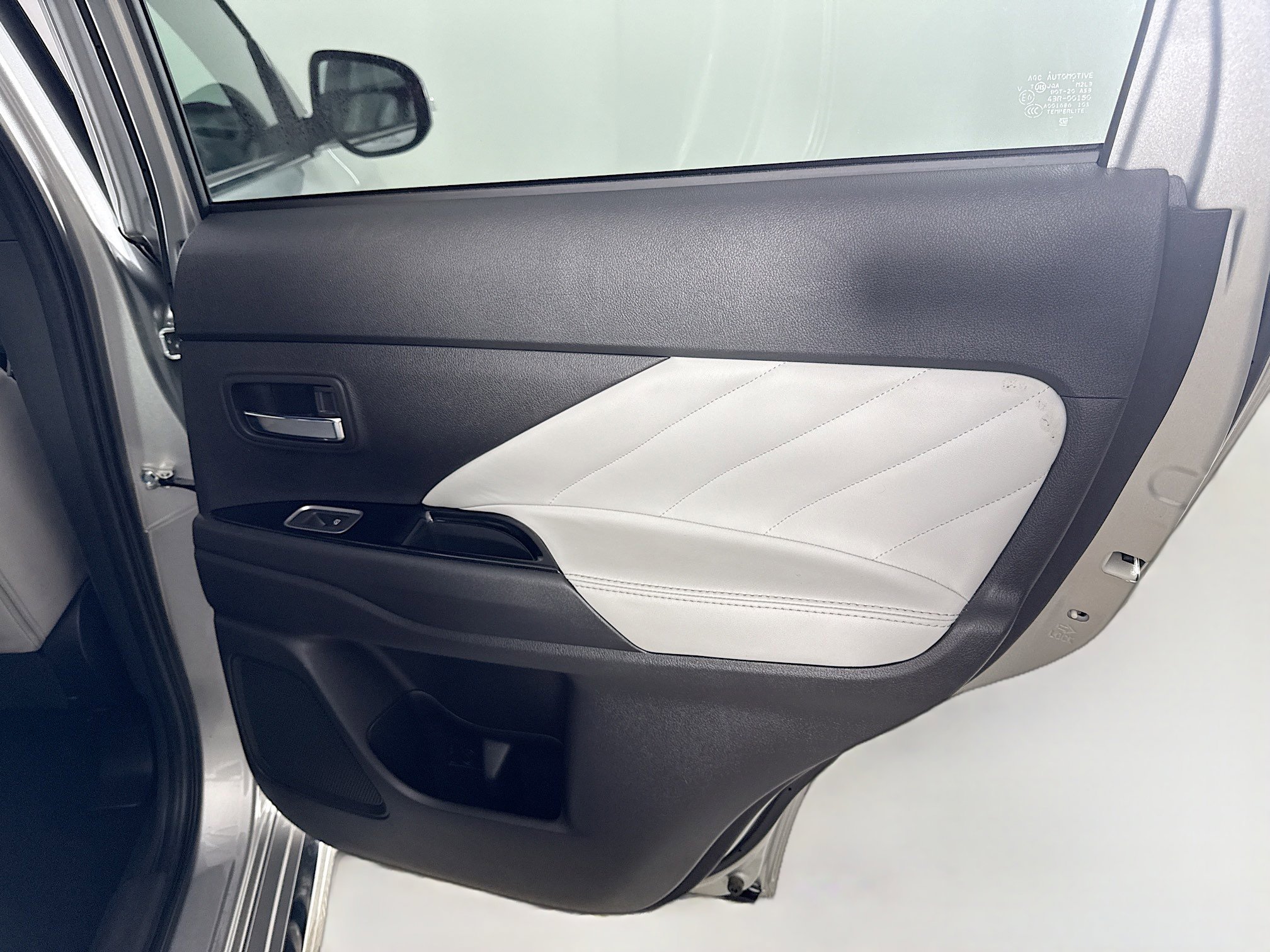 Used 2022 Mitsubishi Outlander SEL image 28