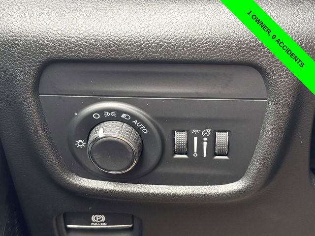 Used 2023 Jeep Grand Cherokee Altitude AWD/4WD image 12