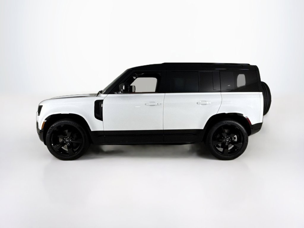 Used 2024 Land Rover Defender 110 X-Dynamic SE AWD/4WD image 2