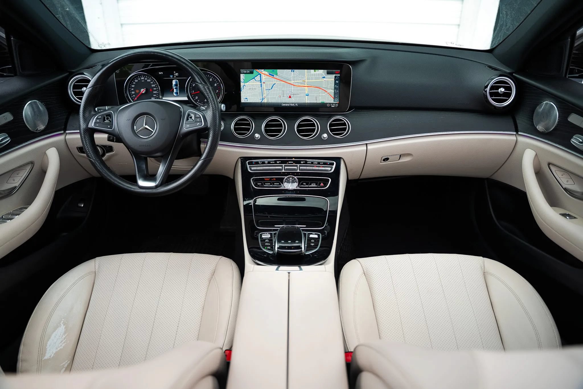 Used 2017 Mercedes-Benz E 300 4MATIC image 37