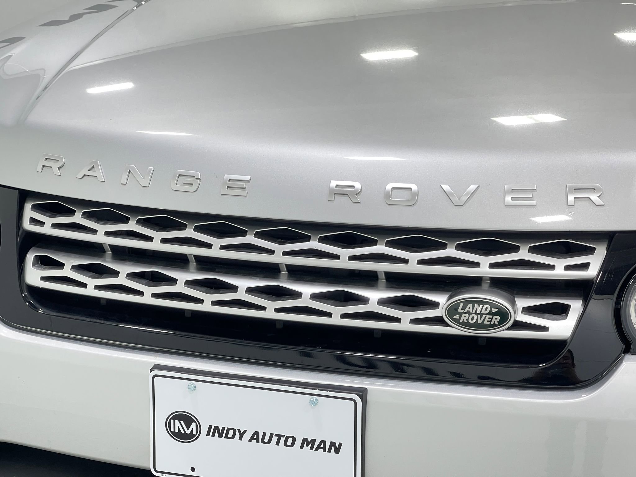 Used 2017 Land Rover Range Rover Sport HSE image 38