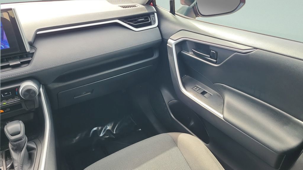 Used 2023 Toyota RAV4 LE FWD image 13