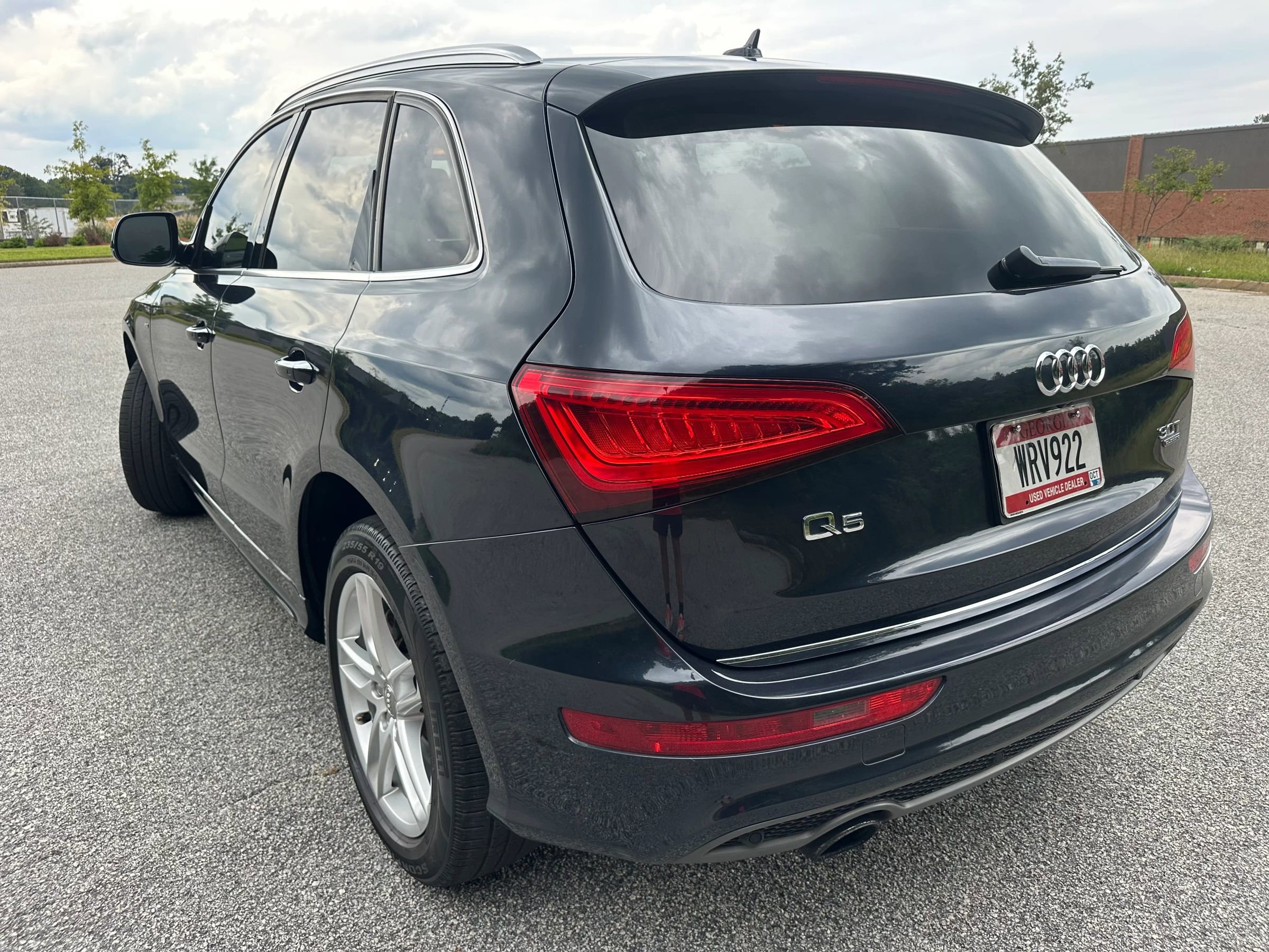 Used 2017 Audi Q5 3.0T Premium Plus w/ Technology Package image 3