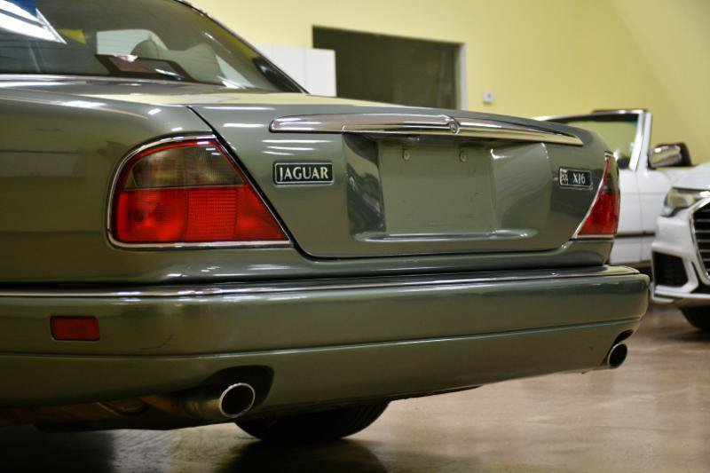 Used 1997 Jaguar XJ6 RWD image 12