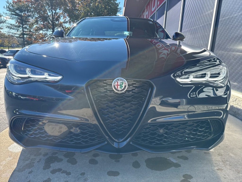 New 2025 Alfa Romeo Giulia AWD image 4