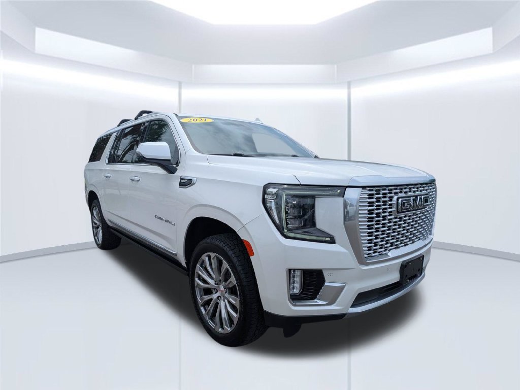 Used 2021 GMC Yukon XL Denali w/ Denali Ultimate Package AWD/4WD image 4